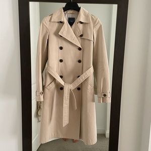 Timeless Trench, Effortless Style
